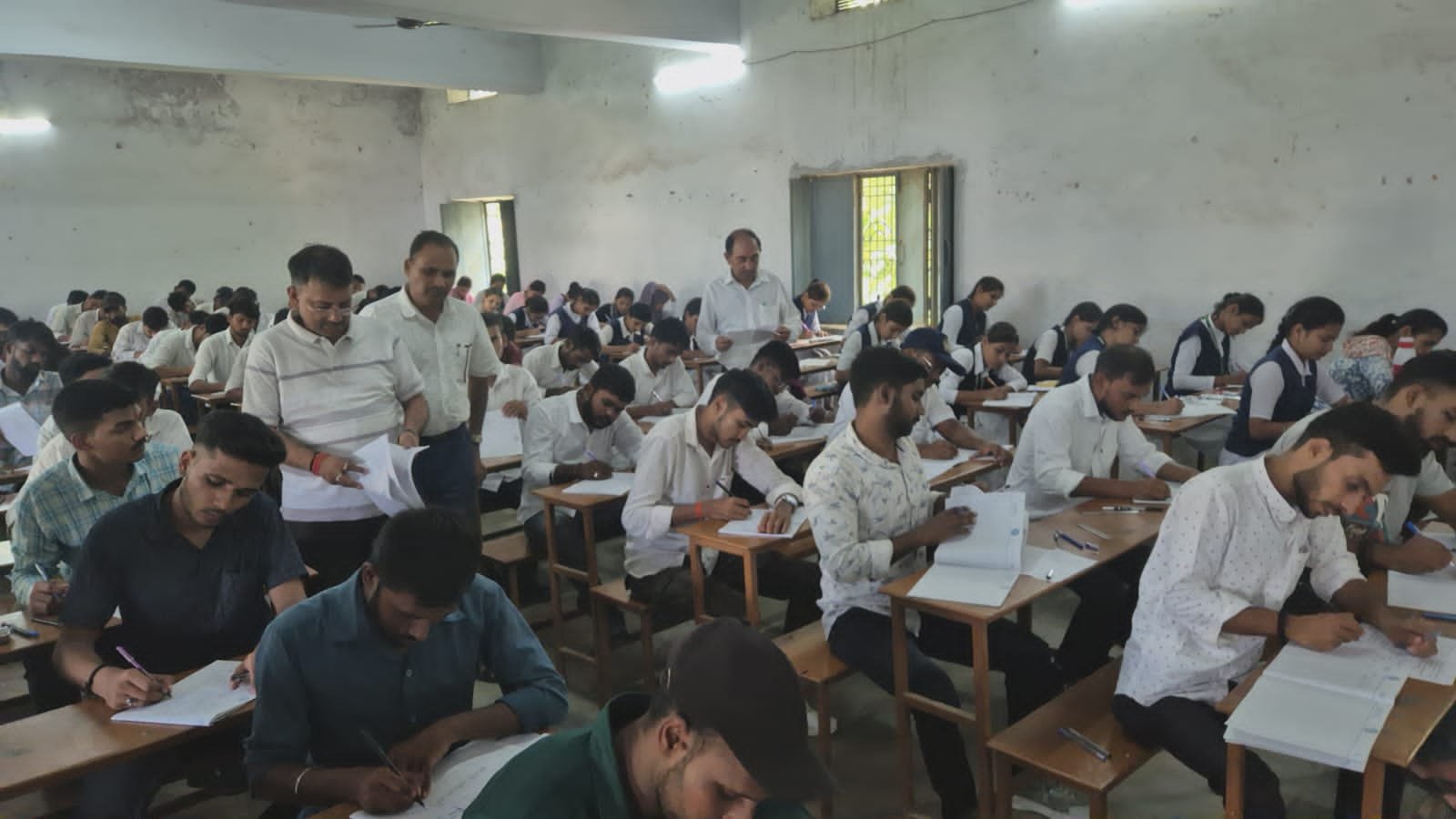 Khabre Aaj Bhi